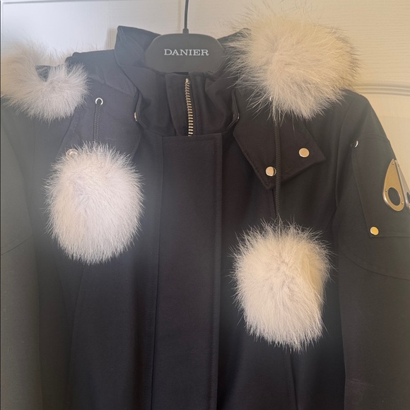 Moose Knuckles Original Stirling Parka – Authentic, Premium Canadian Warmth - Picture 4 of 9